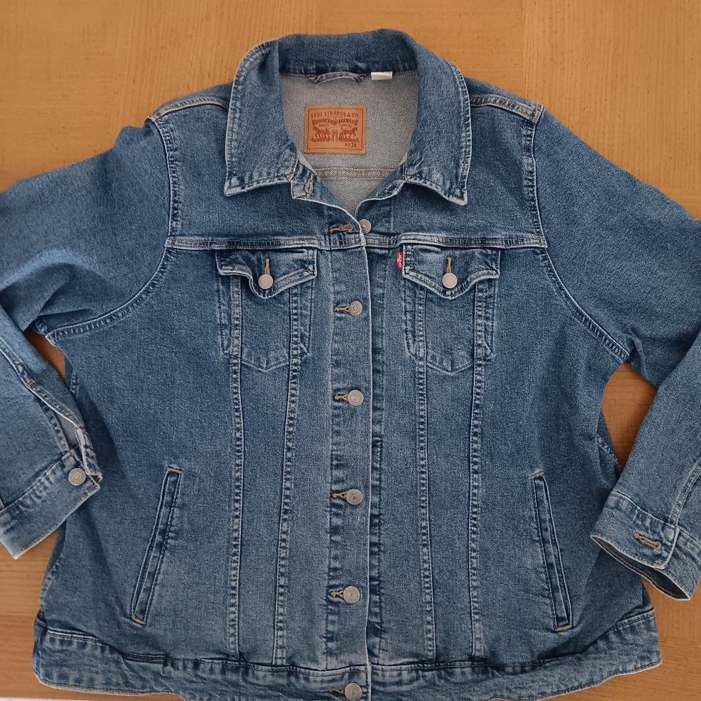 Women's Levi Jacket 3X